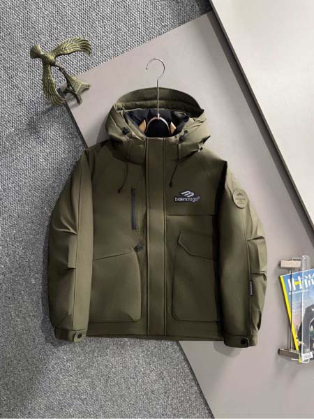 2025年11月19日秋冬新作Balenciagaダウンジャ...