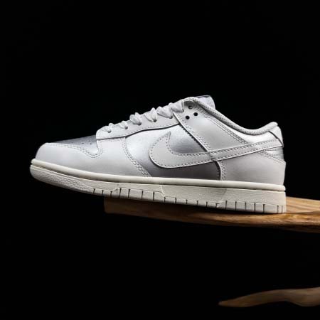 2025年12月25日入荷新品Nike SB Dunk Lo...