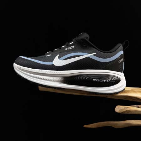 2025年12月25日入荷新品Nike Vomero 18 ...