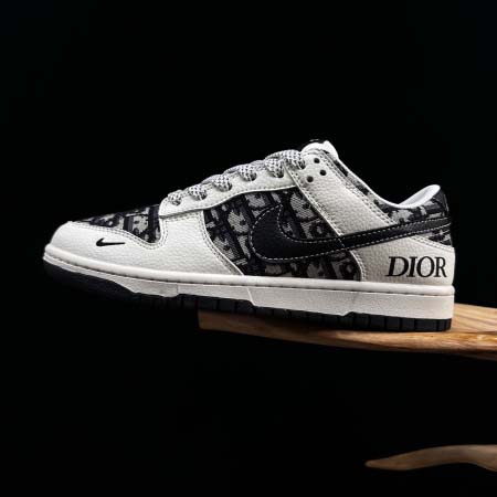 2025年12月25日入荷新品Nike Dunk Low R...