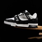 2025年12月25日入荷新品LOUIS VUITTON Trainer人気 スニーカー男女兼用/誕生日プレゼント/XH工場