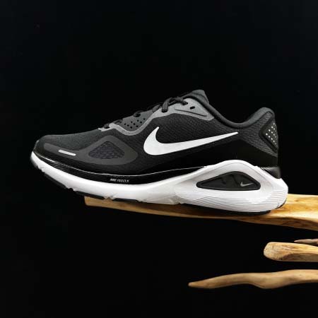 2025年12月25日入荷新品Nike Structure ...