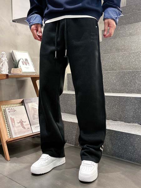 2025年12月26日秋冬新作miumiuスラックス超厳選★...