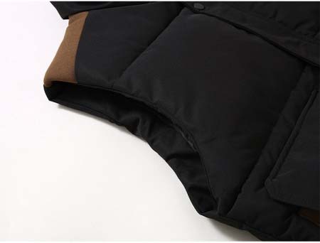 2026年1月9日GUCCI 新作 羽毛綿のベストJX工場