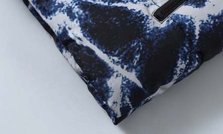 2026年1月9日PRADA 新作 羽毛綿のベストJX工場