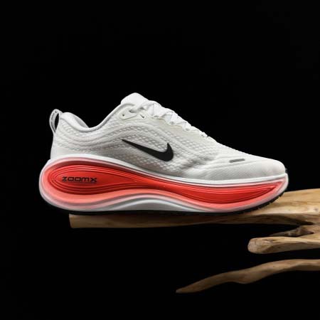 2026年1月9日入荷新品 Nike Vomero Plus 人気 スニーカー男女兼用/誕生日プレゼント/XH工場