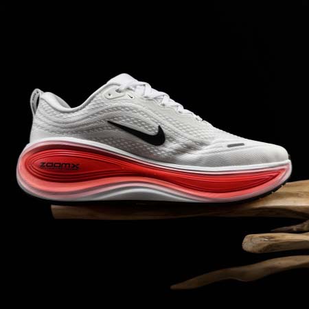 2026年1月10日入荷新品Nike VOMERO 18人気 スニーカー男女兼用/誕生日プレゼント/XH工場