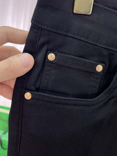 2026年1月23日新作VALENTINOジーパン高品質人気商品/誕生日プレゼント/FF工場