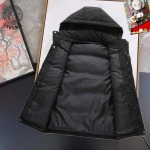 2026年1月9日VERSACE 新作 羽毛綿のベストJX工場