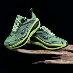 2026年1月9日入荷新品Nike VOMERO PLUS人気 スニーカー男女兼用/誕生日プレゼント/XH工場