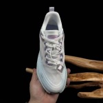 2026年1月9日入荷新品 Nike Vomero Plus 人気 スニーカー男女兼用/誕生日プレゼント/XH工場