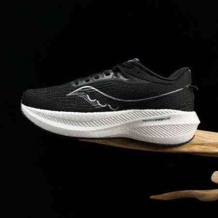 2026年1月9日入荷新品Saucony Triumph 2...
