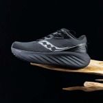 2026年1月9日入荷新品Saucony Triumph 21 N人気 スニーカー男女兼用/誕生日プレゼント/XH工場