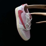 2026年1月9日入荷新品Nike Air Jordan 1 x Travis Scott AJ1人気 スニーカー男女兼用/誕生日プレゼント/XH工場