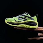 2026年1月9日入荷新品 Nike Vomero Plus 人気 スニーカー男女兼用/誕生日プレゼント/XH工場