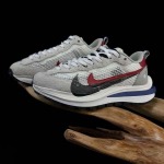 2026年1月10日入荷新品Sacai x NK VaporWaffle人気 スニーカー男女兼用/誕生日プレゼント/XH工場