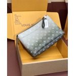 2026年1月14日新作高品質Louis VuittonバッグM11545    Monogram   Pochette Voyage 32 x 21 x 8  /GQ工場