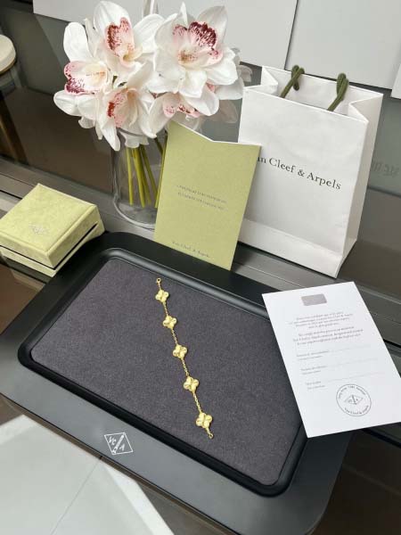 2026年2月1日入荷新品van cleef & arpelsブレスレットギフト/誕生日/記念品/アクセサリーxin工場