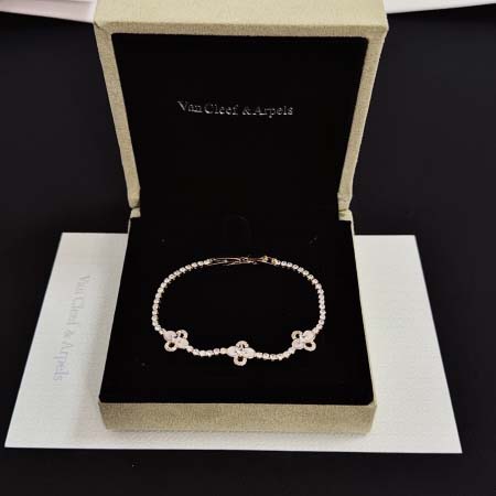 2026年2月1日入荷新品van cleef & arpelsブレスレットギフト/誕生日/記念品/アクセサリーxin工場