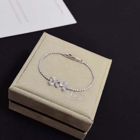 2026年2月1日入荷新品van cleef & arpelsブレスレットギフト/誕生日/記念品/アクセサリーxin工場