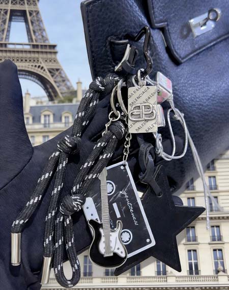 2026年2月3日入荷新品Balenciaga キーホルダー ギフト/誕生日/記念品/アクセサリーxin工場