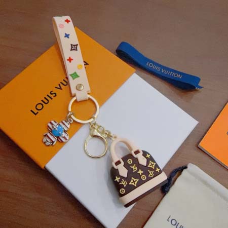 2026年2月3日入荷新品ルイヴィトン キーホルダー ギフト/誕生日/記念品/アクセサリーxin工場
