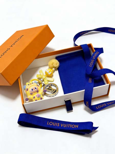 2026年2月3日入荷新品ルイヴィトン キーホルダー ギフト/誕生日/記念品/アクセサリーxin工場