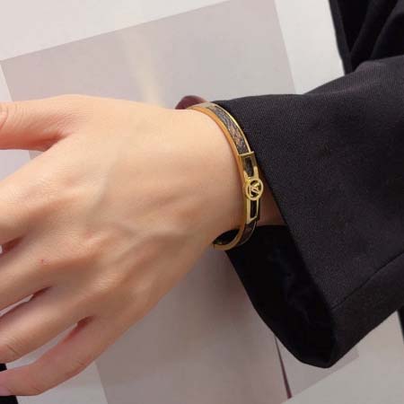 2026年2月3日入荷新品ルイヴィトン腕輪/ブレスレットギフト/誕生日/記念品/アクセサリーxin工場