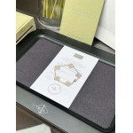 2026年2月1日入荷新品van cleef & arpelsブレスレットギフト/誕生日/記念品/アクセサリーxin工場