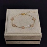 2026年2月1日入荷新品van cleef & arpelsブレスレットギフト/誕生日/記念品/アクセサリーxin工場