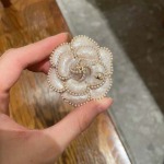 2026年2月2日入荷新品シャネルブローチギフト/誕生日/記念品/アクセサリーxin工場