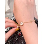 2026年2月3日入荷新品Louis Vuittonブレスレットギフト/誕生日/記念品/アクセサリーxin工場