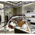2026年2月3日入荷新品Balenciaga キーホルダー ギフト/誕生日/記念品/アクセサリーxin工場