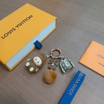 2026年2月3日入荷新品ルイヴィトン キーホルダー ギフト/誕生日/記念品/アクセサリーxin工場