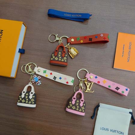 2026年2月3日入荷新品ルイヴィトン キーホルダー ギフト...