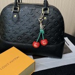 2026年2月3日入荷新品ルイヴィトン キーホルダー ギフト/誕生日/記念品/アクセサリーxin工場