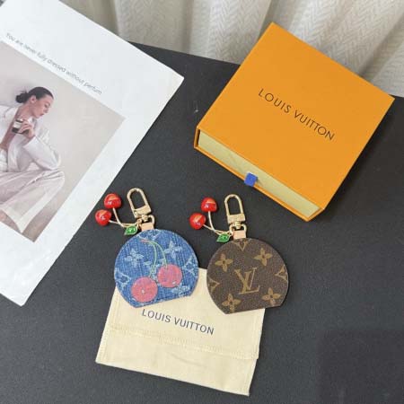 2026年2月3日入荷新品ルイヴィトン キーホルダー ギフト...