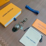 2026年2月3日入荷新品ルイヴィトン キーホルダー ギフト/誕生日/記念品/アクセサリーxin工場