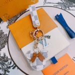 2026年2月3日入荷新品ルイヴィトン キーホルダー ギフト/誕生日/記念品/アクセサリーxin工場