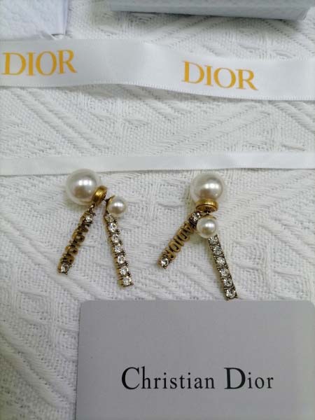 2026年2月5日入荷新品Diorピアスギフト/誕生日/記念...
