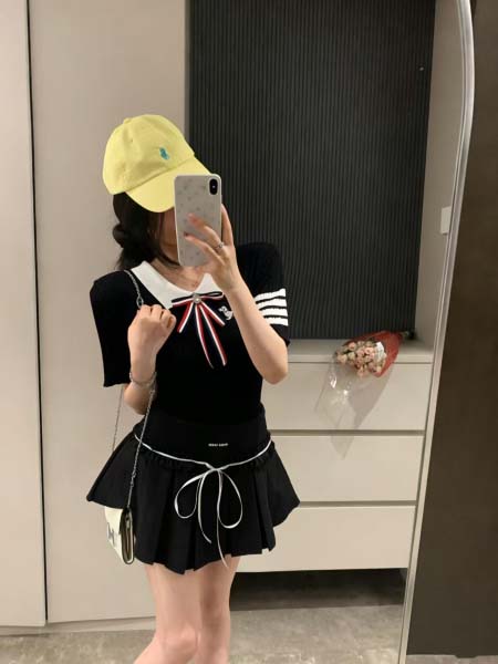 2026年4月9日入荷早春新作Miumiu女性用ファッション/誕生日プレゼント/贈り物 can工場