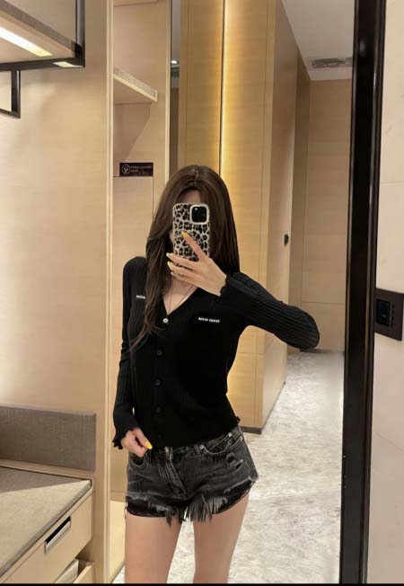 2026年4月9日入荷早春新作Miumiu女性用ファッション/誕生日プレゼント/贈り物 can工場