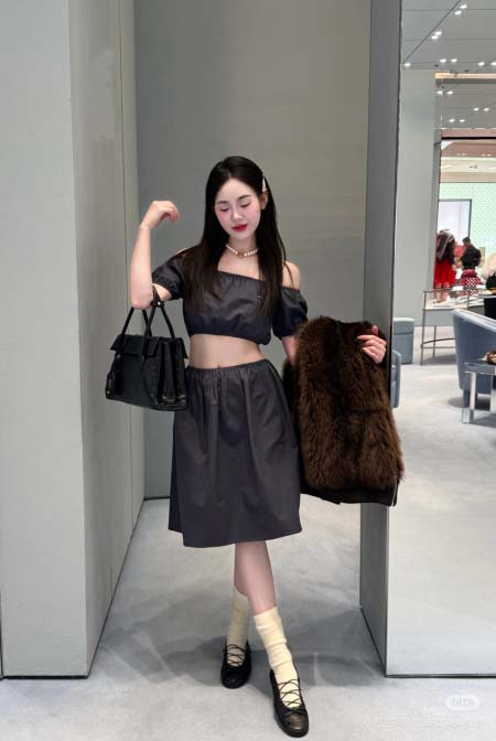 2026年4月9日入荷早春新作Miumiuセット女性用ファッション/誕生日プレゼント/贈り物 can工場