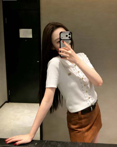 2026年4月9日入荷早春新作Miumiuニットトップ女性用ファッション/誕生日プレゼント/贈り物 can工場