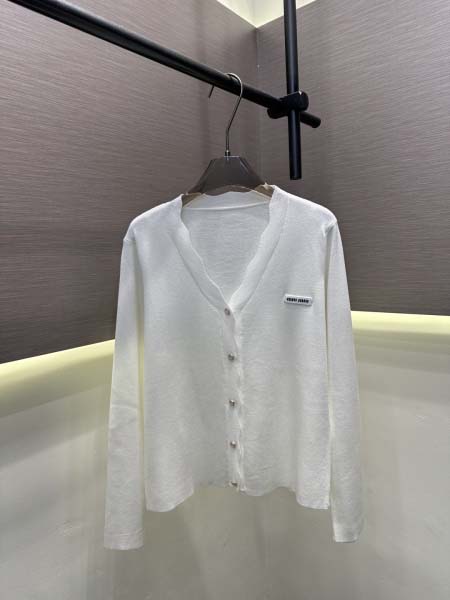 2026年4月9日入荷早春新作Miumiu女性用ファッション...