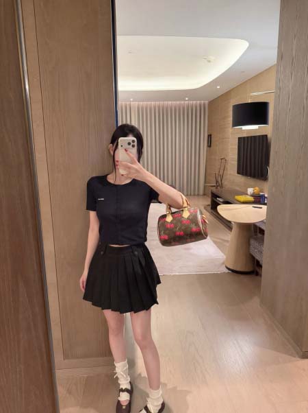 2026年4月9日入荷早春新作Miumiuセット女性用ファッ...