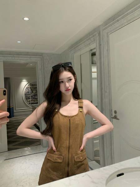 2026年4月9日入荷早春新作Miumiu女性用ファッション...