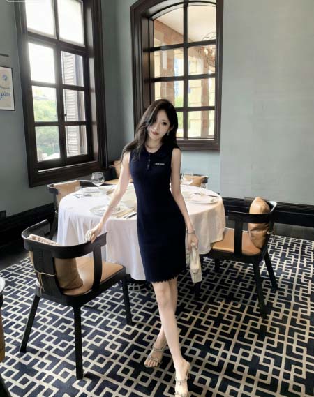 2026年4月9日入荷早春新作Miumiu女性用ファッション...