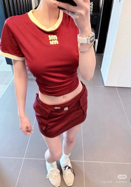 2026年4月9日入荷早春新作Miumiu女性用ファッション...