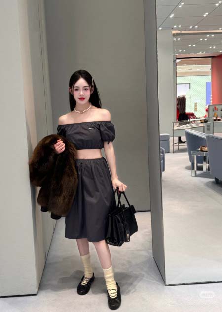 2026年4月9日入荷早春新作Miumiuセット女性用ファッ...